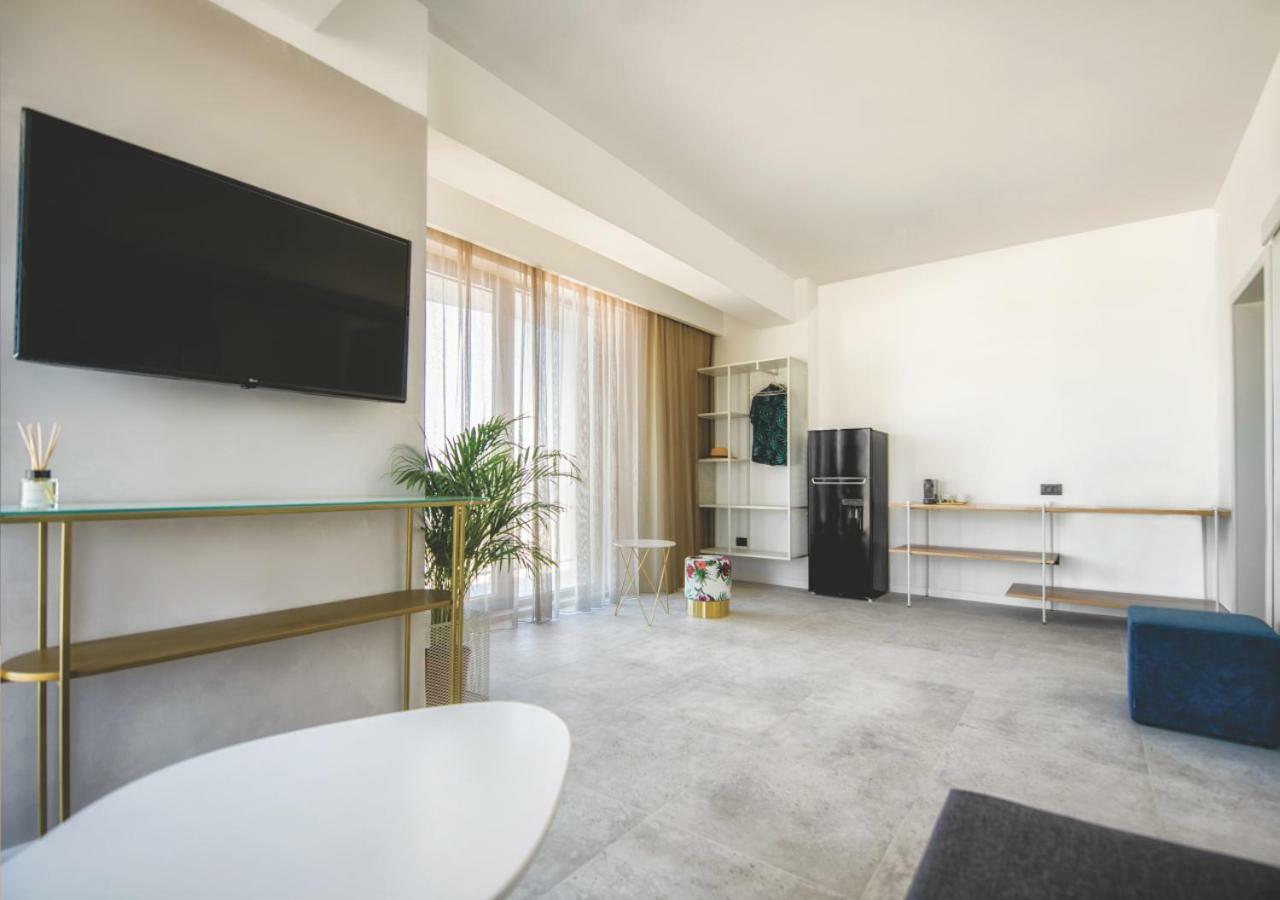 Lemon Cliff Luxury B&B Mamaia Exteriör bild