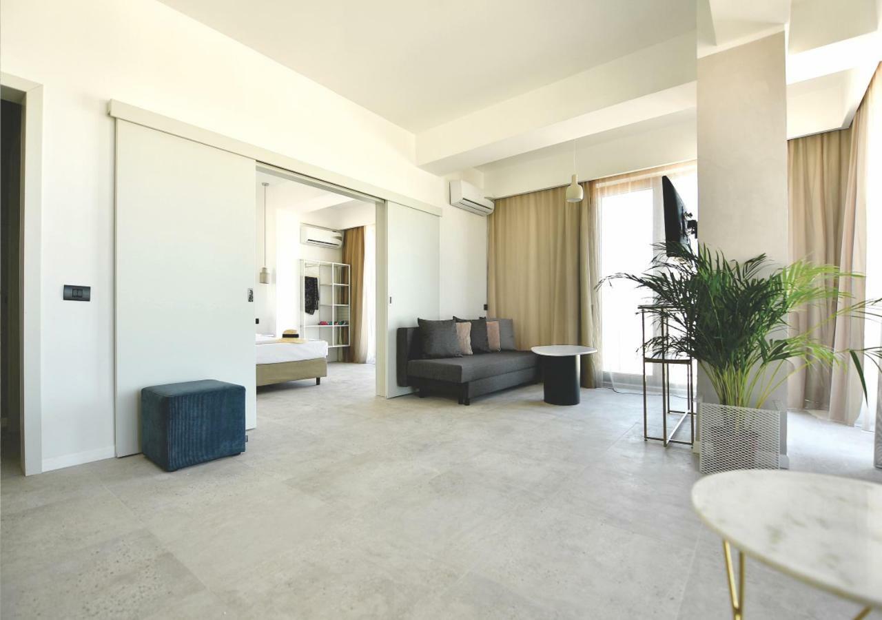 Lemon Cliff Luxury B&B Mamaia Exteriör bild