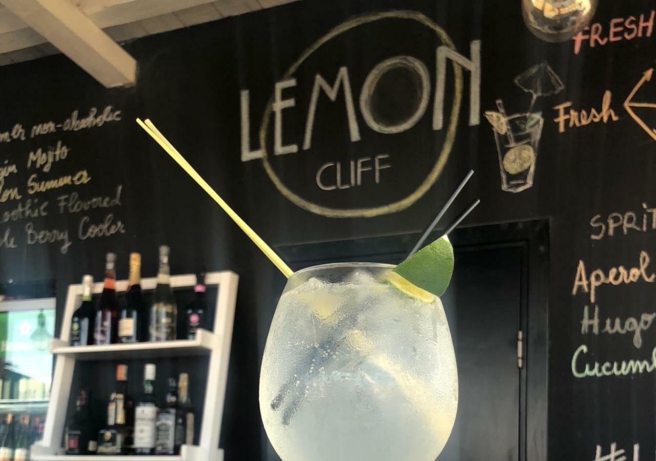 Lemon Cliff Luxury B&B Mamaia Exteriör bild
