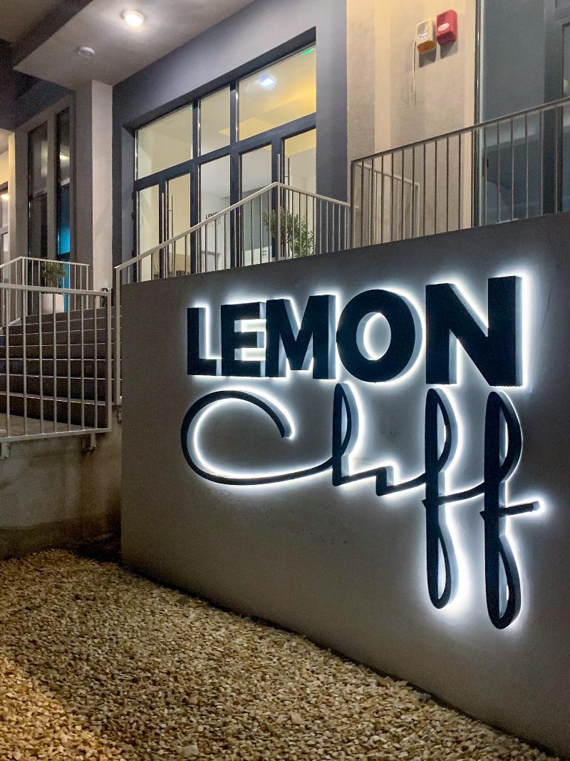 Lemon Cliff Luxury B&B Mamaia Exteriör bild
